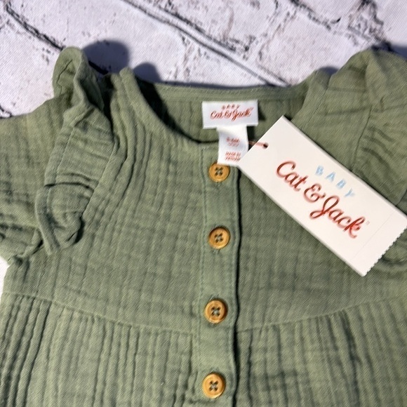 Cat & Jack one piece baby romper - Picture 3 of 4